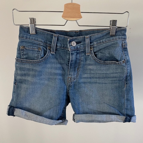 Levi's Shorts - Picture 1 of 3